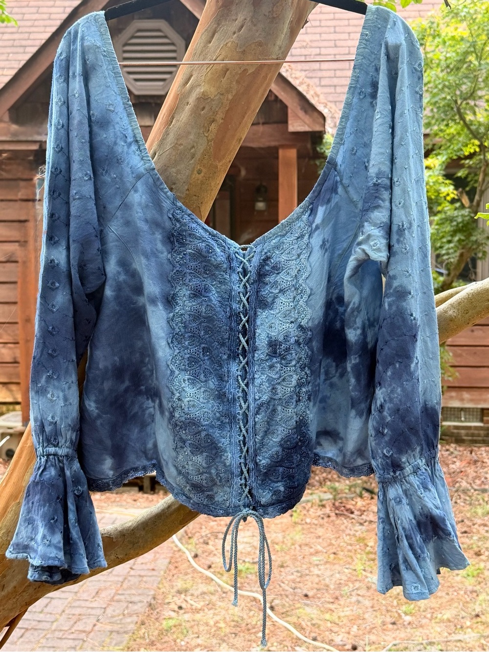 SOHO Clothing Company Blue Lace-Up Peasant Crop Top Blouse long sleeve SIZE ONE